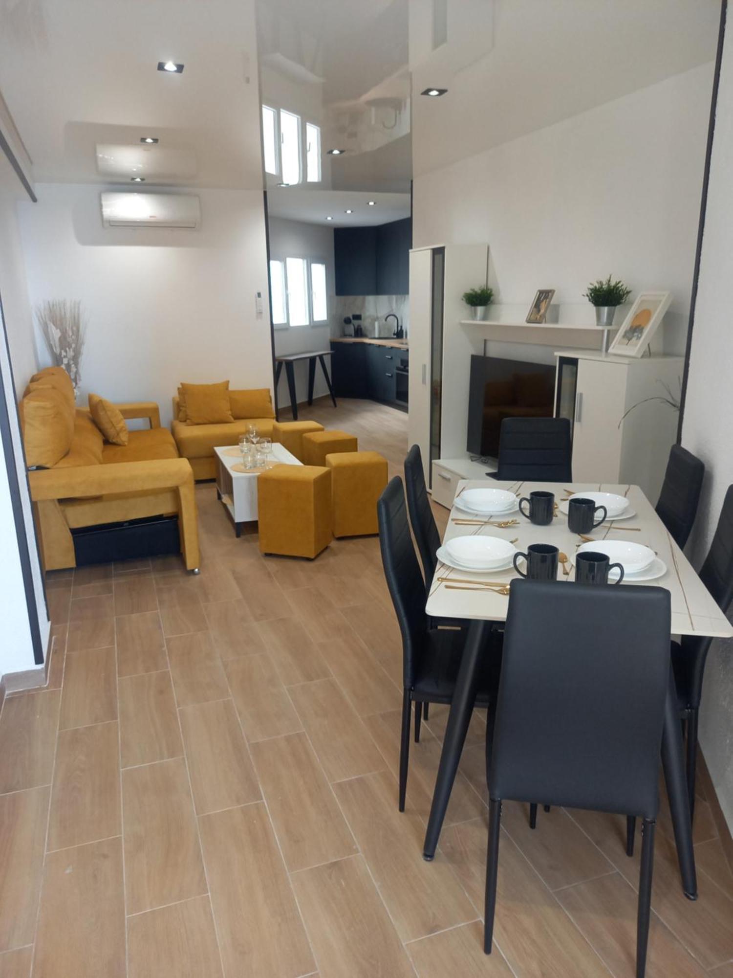 Sea View Luxury Victoria Apartment *